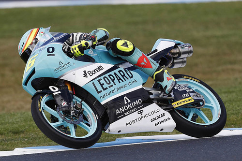 Joan Mir da un golpe de autoridad y comienza el GP de Australia mandando en Moto3