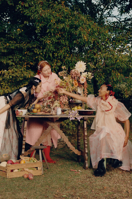 Delicada, romántica y con reminiscencias al 'cottagecore': así es la campaña de la colección 'Simone Rocha x H&M'