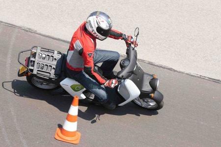 Prueba Honda EV-Neo slalom Miki 3