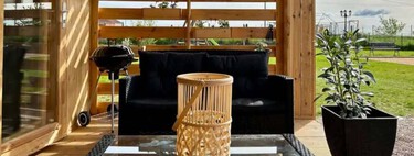Acabamos de fichar una casa prefabricada que cuesta menos de 16.000 euros: tiene dos dormitorios y una terraza exterior cubierta