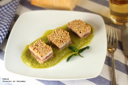 Tacos de atún con crema de guisantes a la menta. Receta