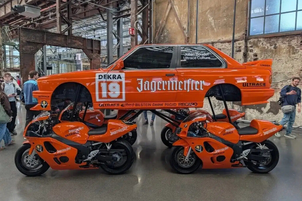 A alguien se le ha ido tanto la pinza que le ha puesto a un BMW E30 cuatro Suzuki GSX-R como 'ruedas'