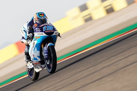 Gabriel Rodrigo es el menos lento en unos parsimoniosos entrenamientos de Moto3 en Buriram