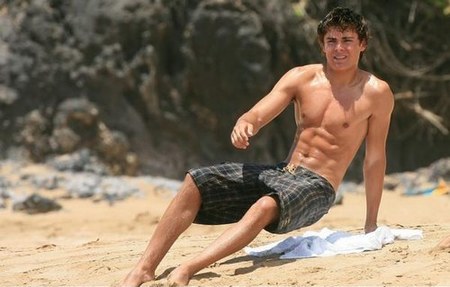 Zac Efron, sus abdominales y las cicatrices