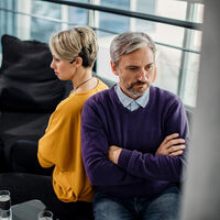 Cómo tratar con personas orgullosas que no dan el brazo a torcer, según la psicología