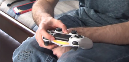 Un empleado de Sony crea un mando especial para un usuario con parálisis cerebral