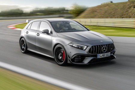 Daimler confirma que no dejará de producir coches con motores de combustión interna