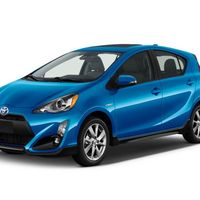 El Prius C recibe algunos cambios para 2017 que lo hacen más seguro