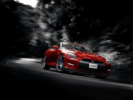 Antes de poner tu Nissan GT-R a 327 km/h revisa los neumáticos