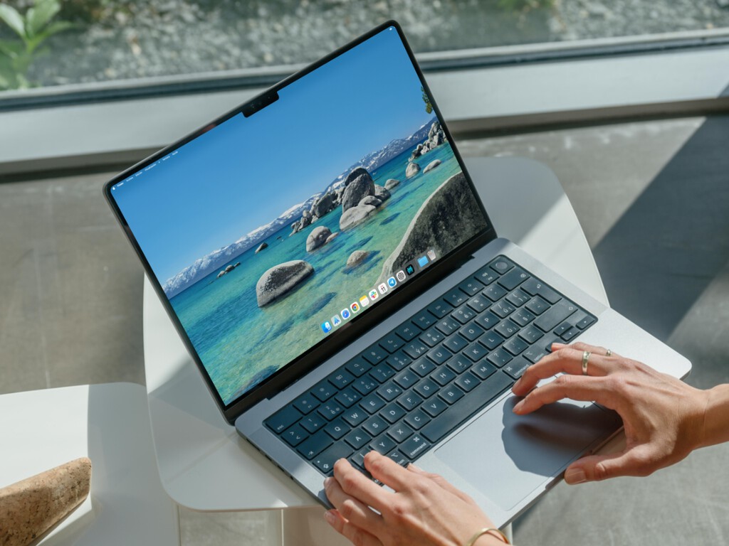 Apple te regala 15 viajes aéreos por el mundo con macOS Tahoe. El problema es que quiero dejar de trabajar solo para verlos