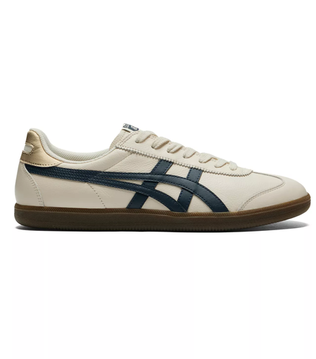 Así son las Onitsuka Tiger que llevan las chicas elegantes: parecen sacadas...