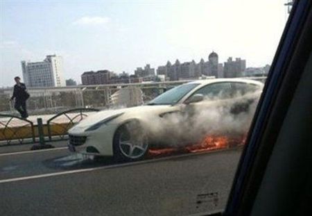 Dolorpasión™: Otro Ferrari a la brasa, esta vez un FF