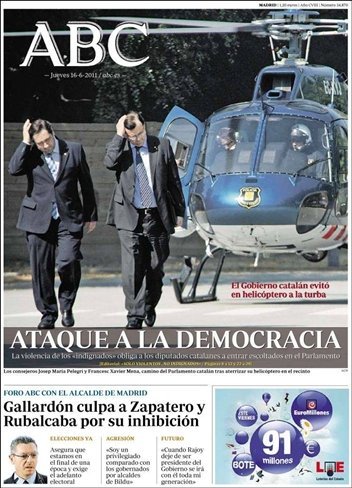 Del 'ataque a la democracia' a las tarjetas rojas de los indignados en la investidura de Camps