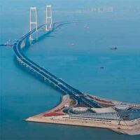 En China ya tienen listo el paso marítimo más ambicioso y avanzado del mundo, con puentes colgantes y un túnel bajo el mar controlado por robots