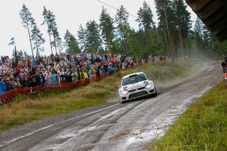 Rally de Finlandia 2014: Jari-Matti Latvala aguanta el tipo frente a Ogier