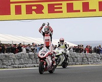 Magny-Cours primera bola de partido para Haga y Spies