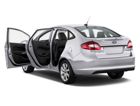 Ford_Fiesta_Sedan_2013_01
