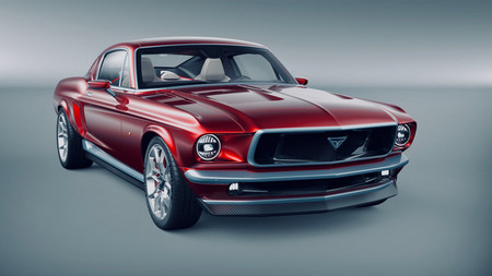 El Aviar R67 es un Mustang eléctrico con plataforma de Tesla y de origen ruso