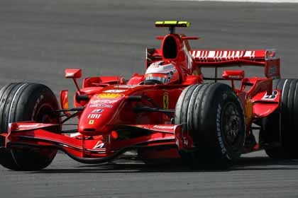 Victoria de Raikkonen y título mundial para Ferrari