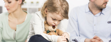 Cosas que no deberían decirse a los niños en un proceso de divorcio: el viral decálogo publicado en Twitter por una jueza