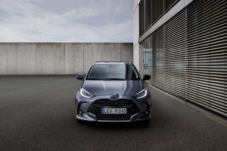 El Mazda2 Hybrid está listo para Europa... y sí, es un Yaris