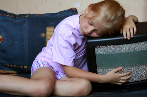 ¿Dejas a tus hijos "cinco minutos más" de televisión antes de que vayan a dormir?