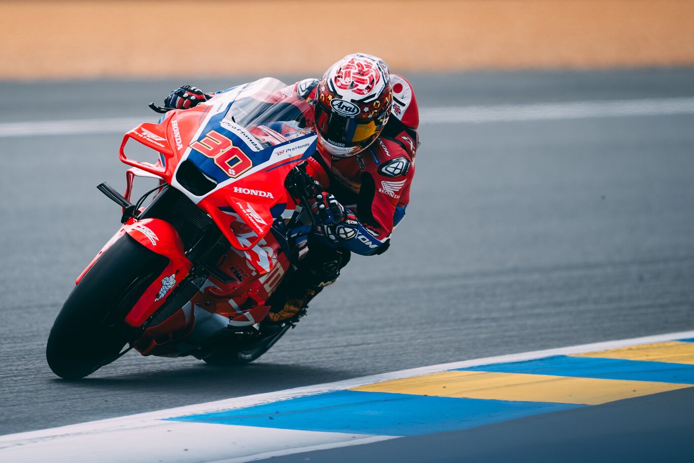 ¡Heroico! Fabio Quartararo le birla la pole position a Marc Márquez ...