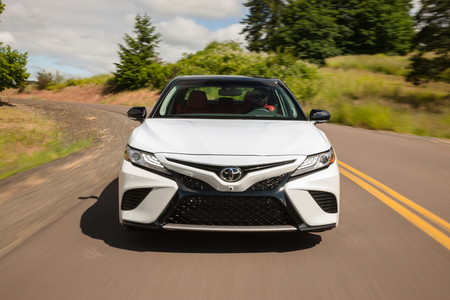 Toyota Camry 2018 6