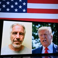 Acervo com 3,5 milhões de páginas dos arquivos Epstein e sua ligação com Trump vira exposição em Nova York — e agora visitantes podem entrar para ler os documentos 