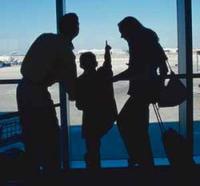 Niña de 3 años olvidada en un aeropuerto