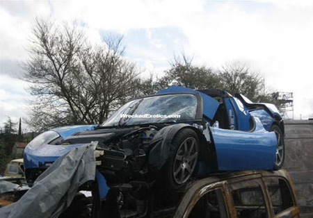 Otro Tesla Roadster con los plomos fundidos