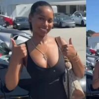 El timo de pagar un coche a plazos se le ha ido de las manos a la dueña de este Tesla. Ha hecho una compra tan absurda que se ha vuelto viral