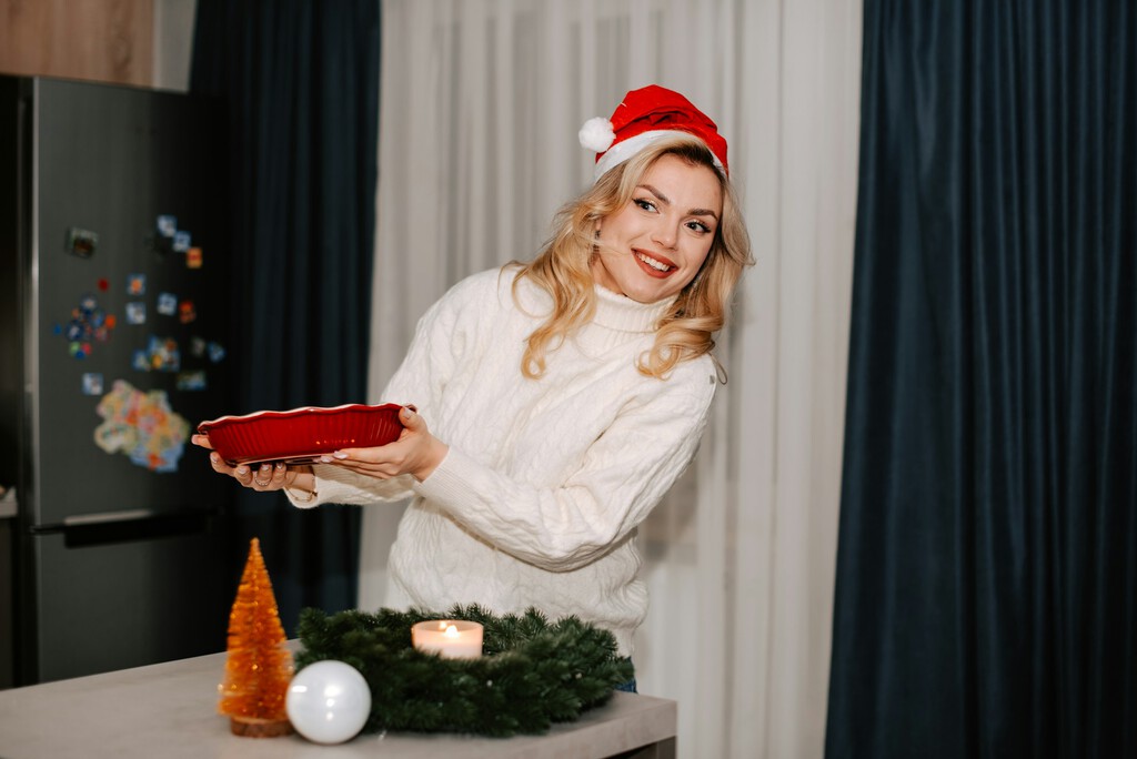 Poner el frigorífico en "modo Navidad" es clave para que la comida dure más tiempo estos días de fiestas: así puedes hacerlo