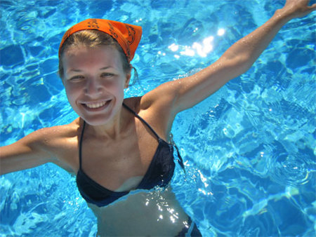 El agua, una buena resistencia para practicar ejercicio en verano