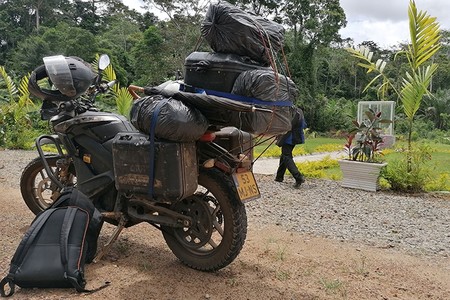 ¡15.000 km en moto eléctrica! Esta Zero DSR Black Forest aguantó el África más dura durante seis meses