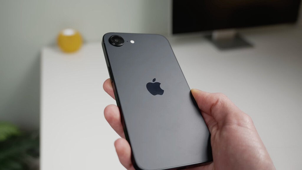 El iPhone 16e fue de las mejores sorpresas del año. Al inminente iPhone 17e le pido un par de arreglos urgentes 