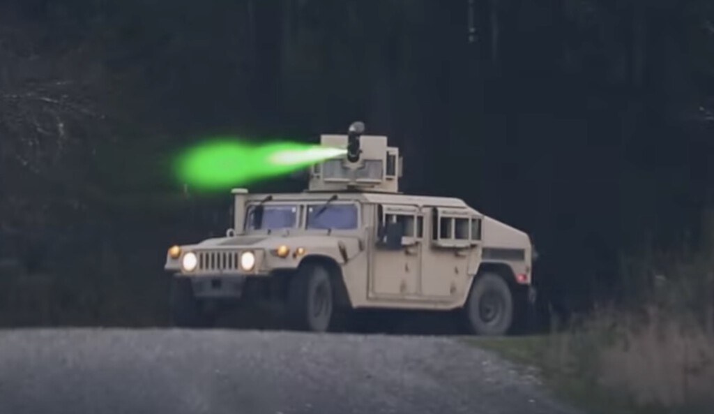 Los drones kamikaze son un problema para los tanques. La solución es montar defensas de rayos láser 