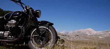 Moto Guzzi V7 850 GT en los Abruzzos