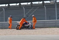 Caída de Rubén Xaus en los test de Portimao