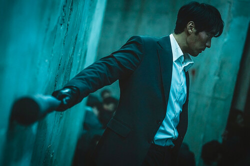 Me he liquidado de dos patadas esta mezcla de John Wick con Succession que acaban de estrenar en Netflix