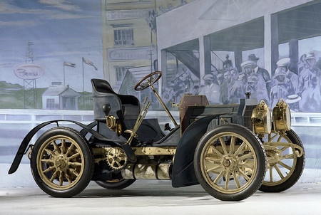 Mercedes Benz 1900 4