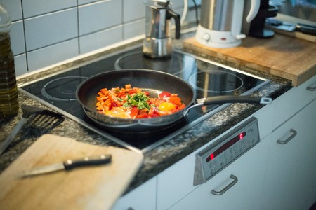 Ofertas de cocina en Amazon: baterías, sets de sartenes y ollas a presión de marcas como BRA y WMF