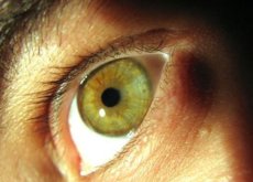 Sentir parpadeo en el ojo