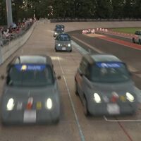 Nueve Citroën Ami, 45 km a fondo y un millón de espectadores: Francia acaba de inventarse la NASCAR más absurda de la historia