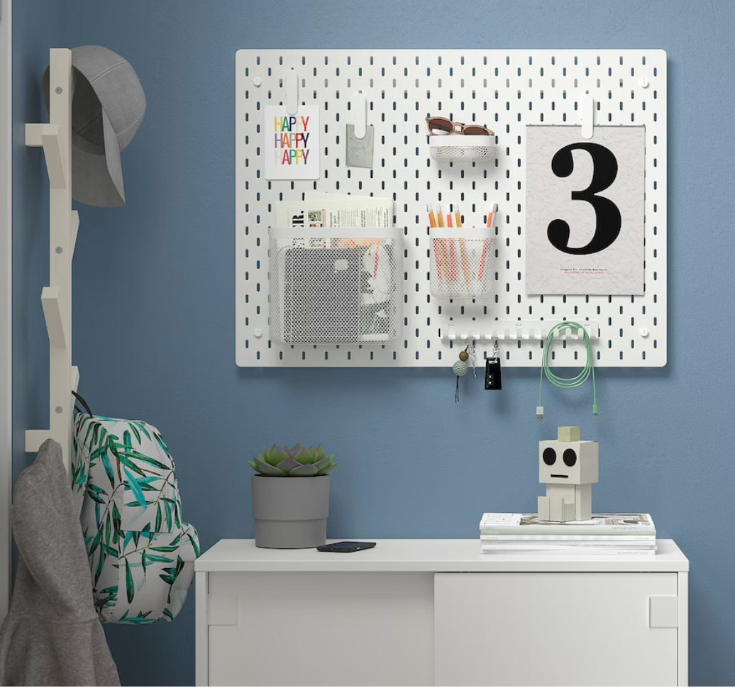 SKÅDIS. Tablero perforado