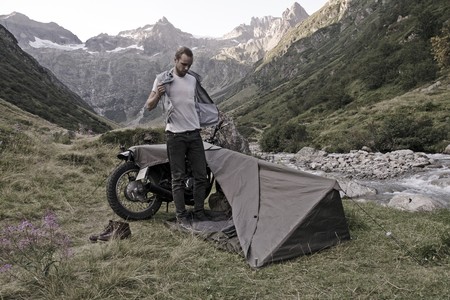 Bivouac, el auto-regalo perfecto para vivaquear con tu moto en medio de ninguna parte