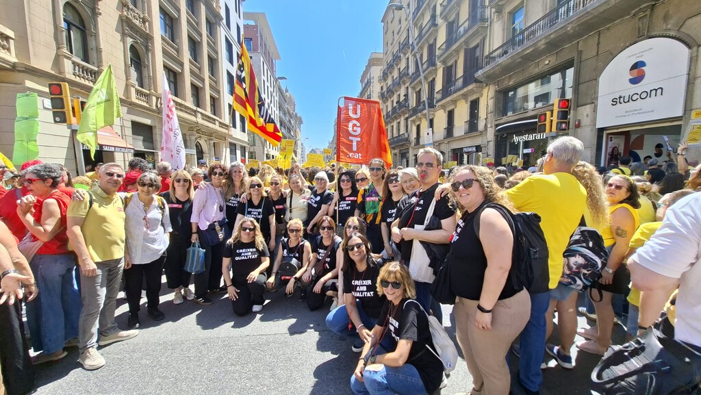 Convocan una huelga en los supermercados catalanes para Nochebuena y Nochevieja