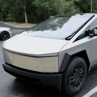 Dejó su Tesla Cybertruck enchufado y se fue de vacaciones. Dos semanas después, el vehículo ya no encendía