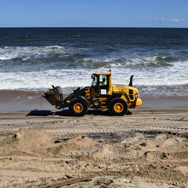 Nos estamos quedando sin playas en el planeta. Y no nos damos cuenta porque las están rellenando a un precio indecente