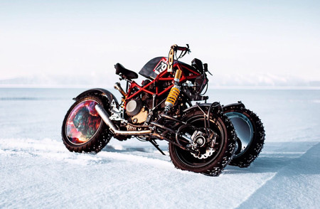 Esta moto rusa de tres ruedas es el proyecto más loco de Balamutti y quieren correr en el lago helado de Baikal